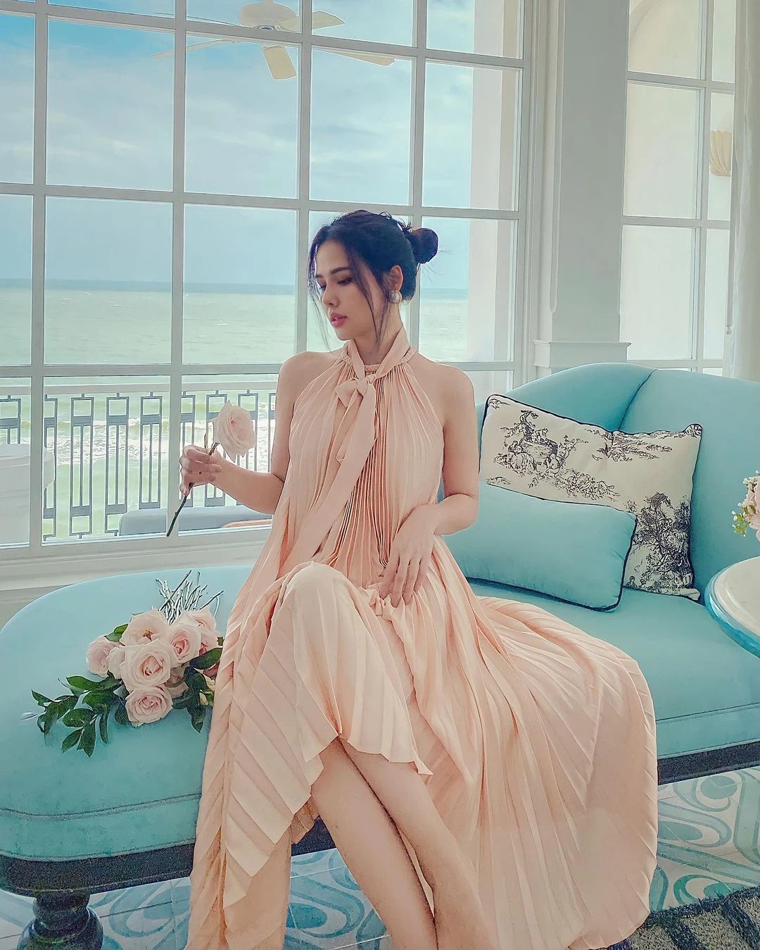 Phanh Lee đã mang tháng thứ 6 nhưng chẳng mấy ai nhận ra, bí quyết nằm ở loạt outfit giấu dáng này - Ảnh 8