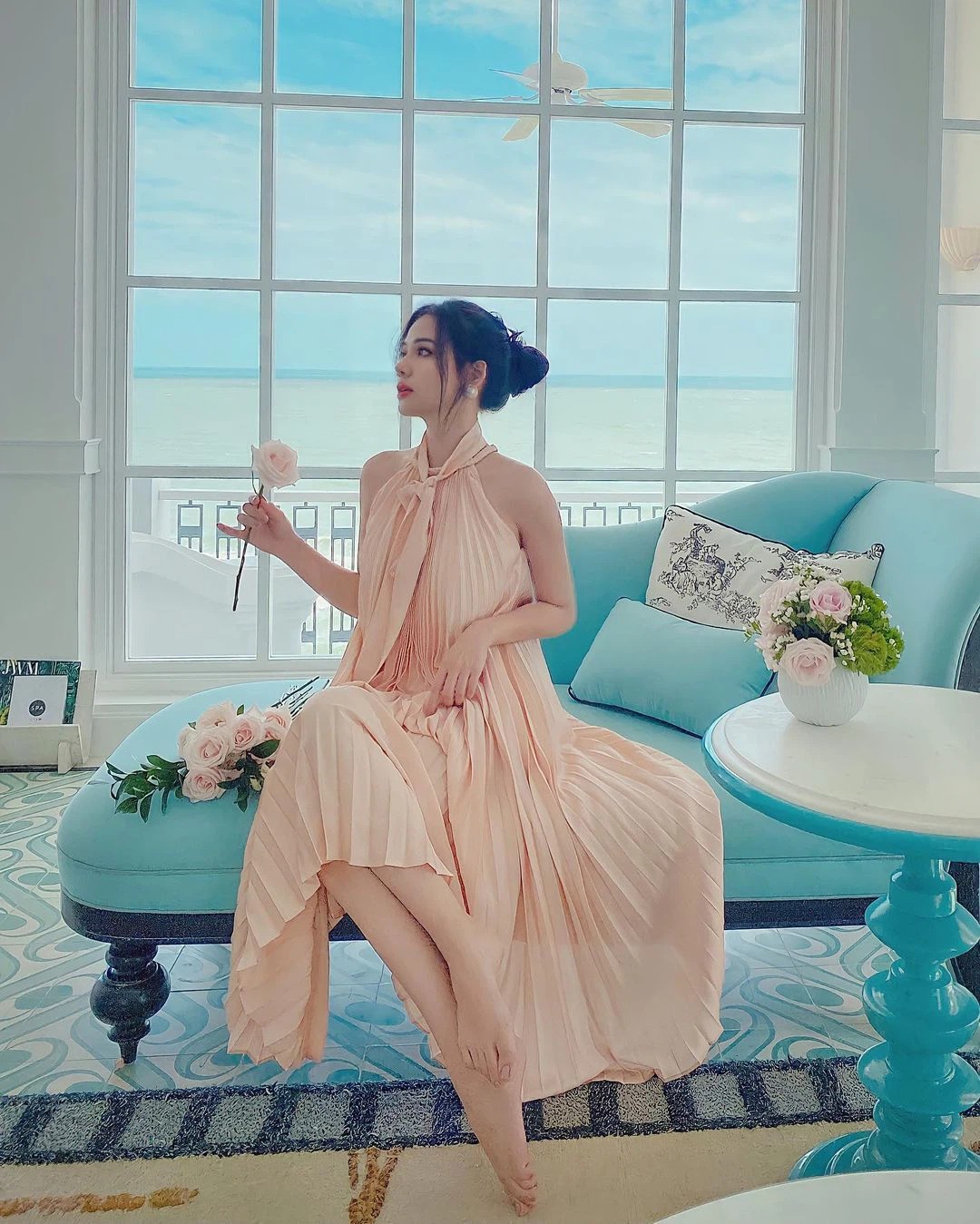 Phanh Lee đã mang tháng thứ 6 nhưng chẳng mấy ai nhận ra, bí quyết nằm ở loạt outfit giấu dáng này - Ảnh 7