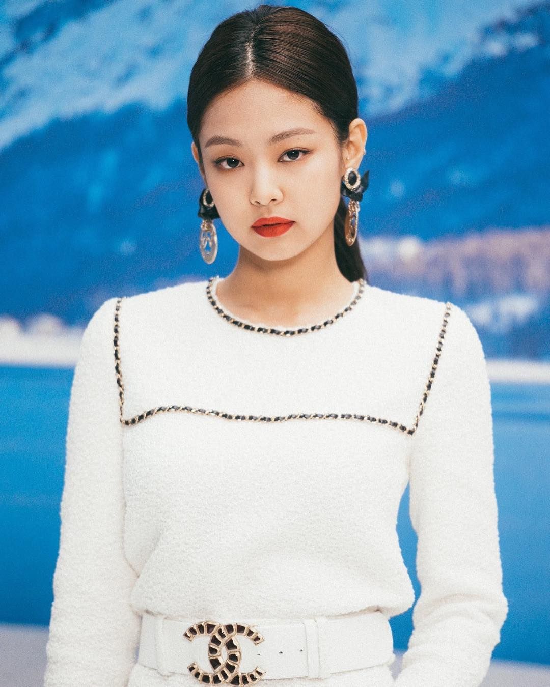 Jennie (Blackpink) diện gì hot nấy, nói đâu xa chiếc cardigan này là minh chứng - Ảnh 1 Jennie (Blackpink) diện gì hot nấy, nói đâu xa chiếc cardigan này là minh chứng - Ảnh 1