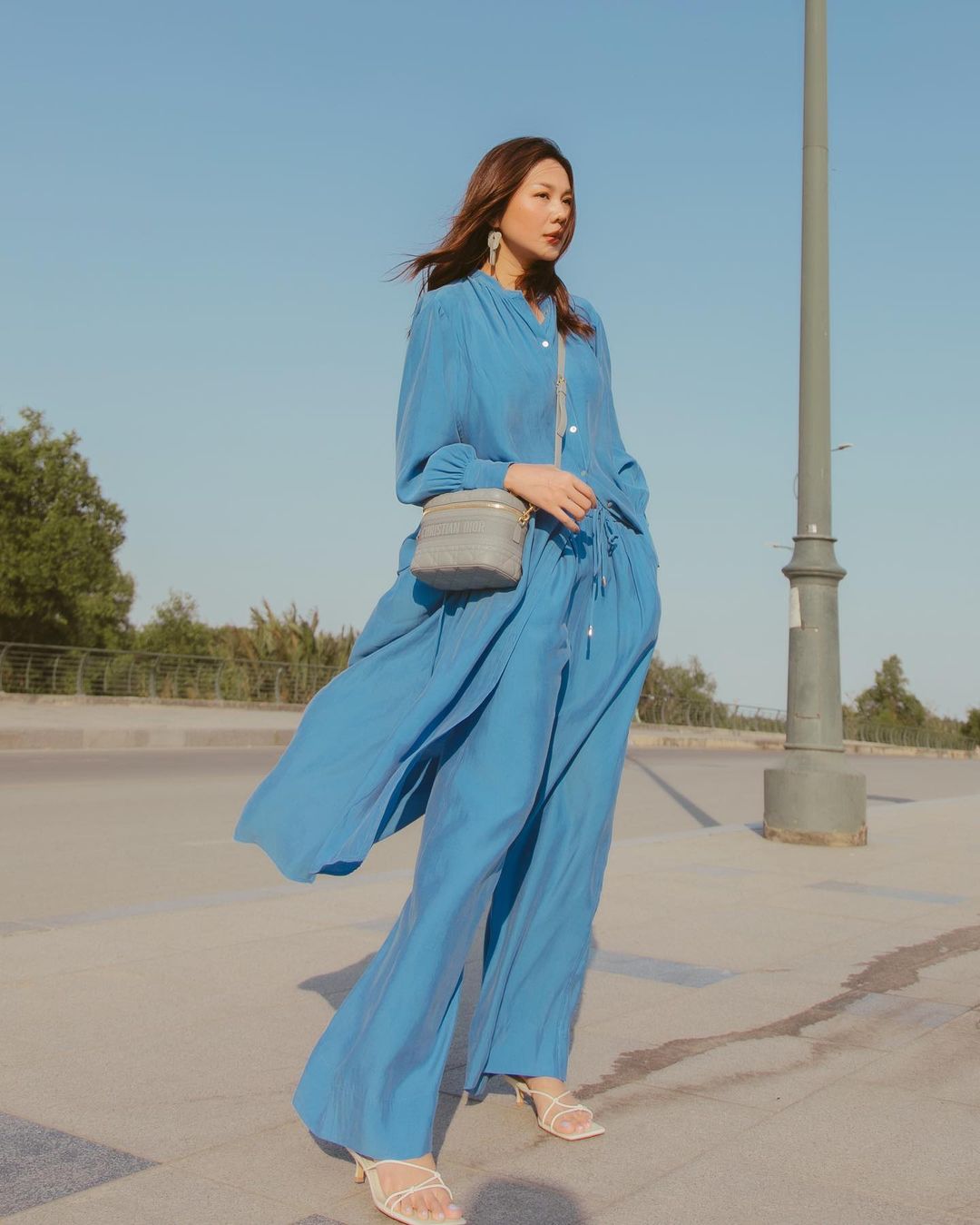 Học Thanh Hằng, chị em có ngay loạt outfit mùa Hè xinh ngất ngây - Ảnh 2 Học Thanh Hằng, chị em có ngay loạt outfit mùa Hè xinh ngất ngây - Ảnh 2
