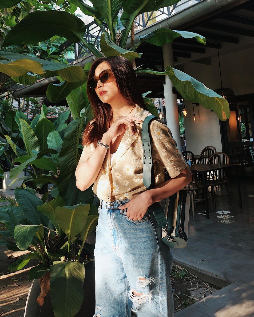 Học Thanh Hằng, chị em có ngay loạt outfit mùa Hè xinh ngất ngây - Ảnh 7 Học Thanh Hằng, chị em có ngay loạt outfit mùa Hè xinh ngất ngây - Ảnh 7