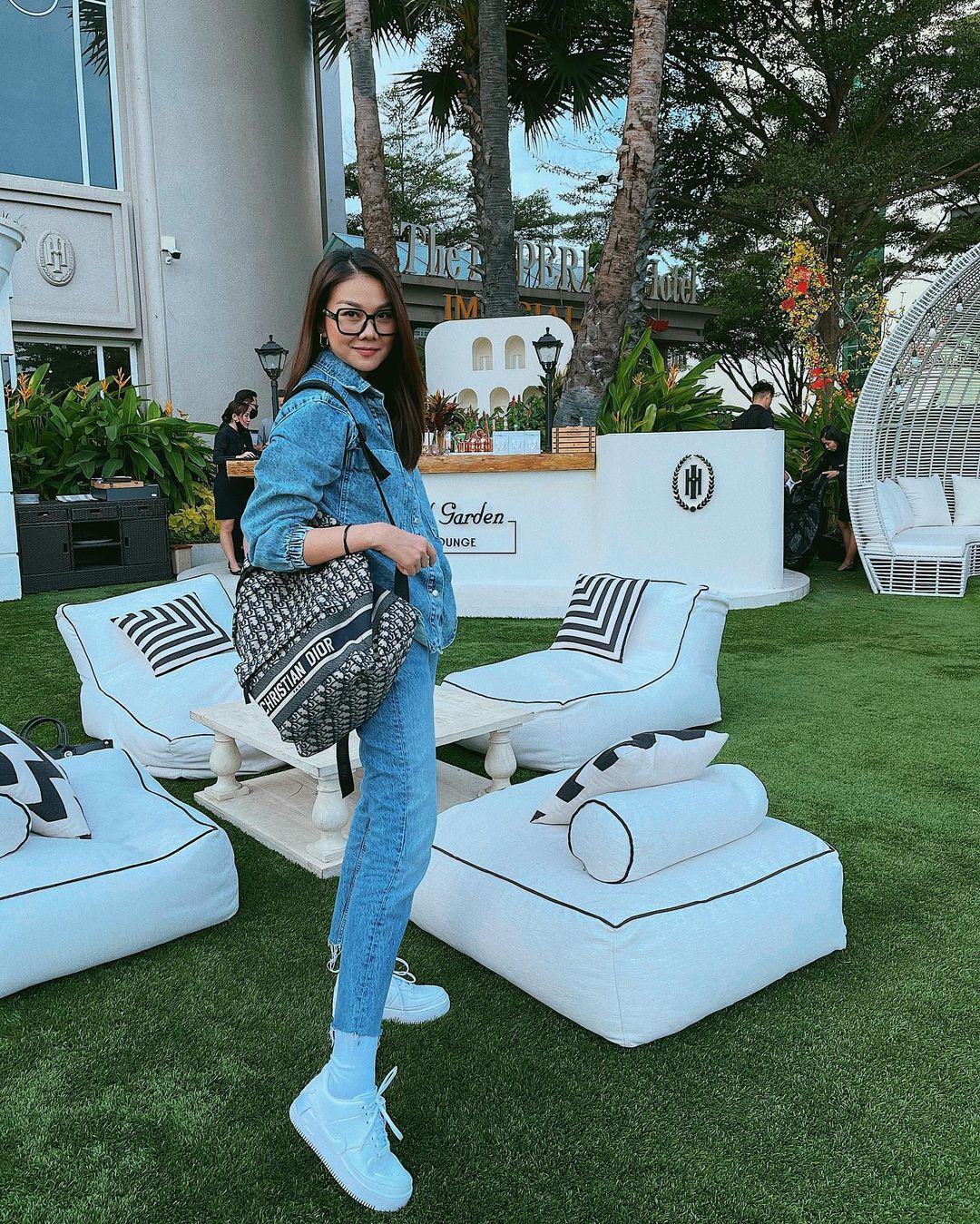 Học Thanh Hằng, chị em có ngay loạt outfit mùa Hè xinh ngất ngây - Ảnh 5 Học Thanh Hằng, chị em có ngay loạt outfit mùa Hè xinh ngất ngây - Ảnh 5
