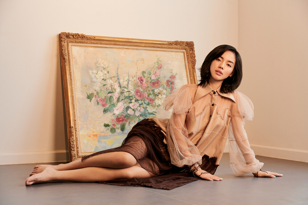 'Cô em Trendy' Khánh Linh xinh tựa nữ thần trong trang phục tái chế - Ảnh 4