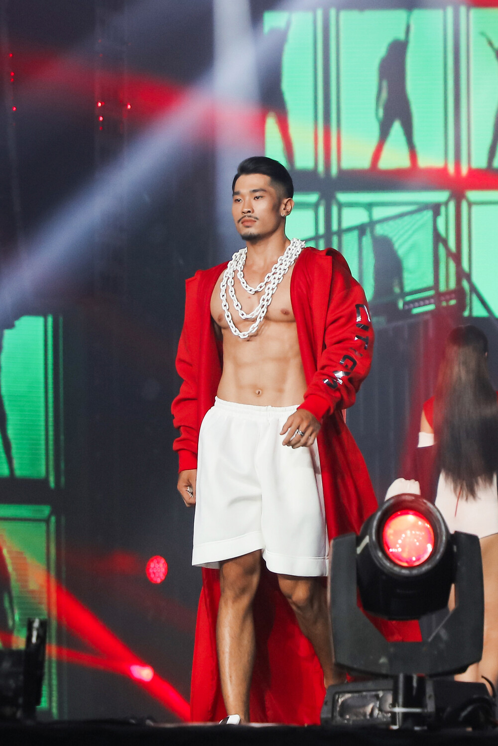 Tiểu Vy, Kiều Loan diện trang phục 'đốt mắt', đọ dáng cùng Minh Tú tại Rap Việt All-Star - Ảnh 8 Tiểu Vy, Kiều Loan diện trang phục 'đốt mắt', đọ dáng cùng Minh Tú tại Rap Việt All-Star - Ảnh 8