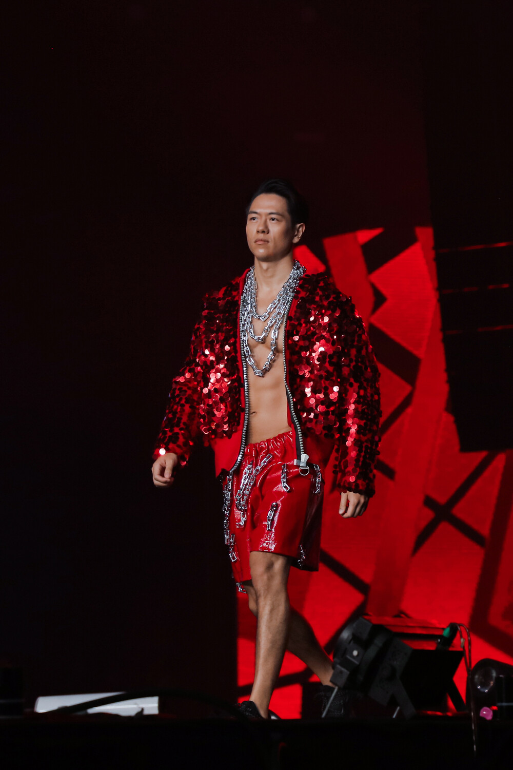 Tiểu Vy, Kiều Loan diện trang phục 'đốt mắt', đọ dáng cùng Minh Tú tại Rap Việt All-Star - Ảnh 7 Tiểu Vy, Kiều Loan diện trang phục 'đốt mắt', đọ dáng cùng Minh Tú tại Rap Việt All-Star - Ảnh 7