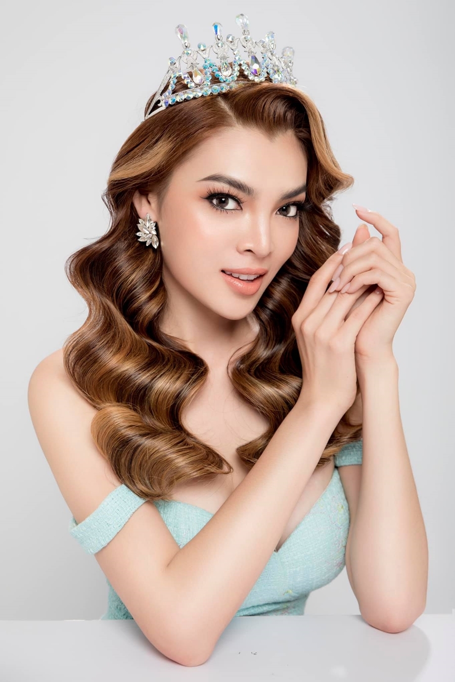 ‘Nhà vệ sinh’ thành ý tưởng quốc phục cho đại diện Việt Nam dự thi Hoa hậu Chuyển giới Quốc tế 2021 - Ảnh 2