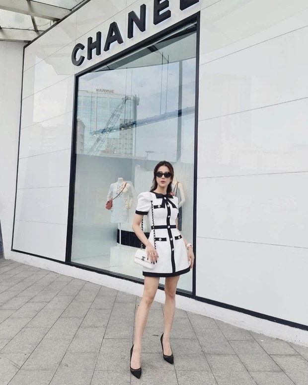 Nhã Phương, Xoài Non và dàn mỹ nhân cùng diện 1 chiếc đầm, ai đẹp hơn ai ? - Ảnh 4 Nhã Phương, Xoài Non và dàn mỹ nhân cùng diện 1 chiếc đầm, ai đẹp hơn ai ? - Ảnh 4