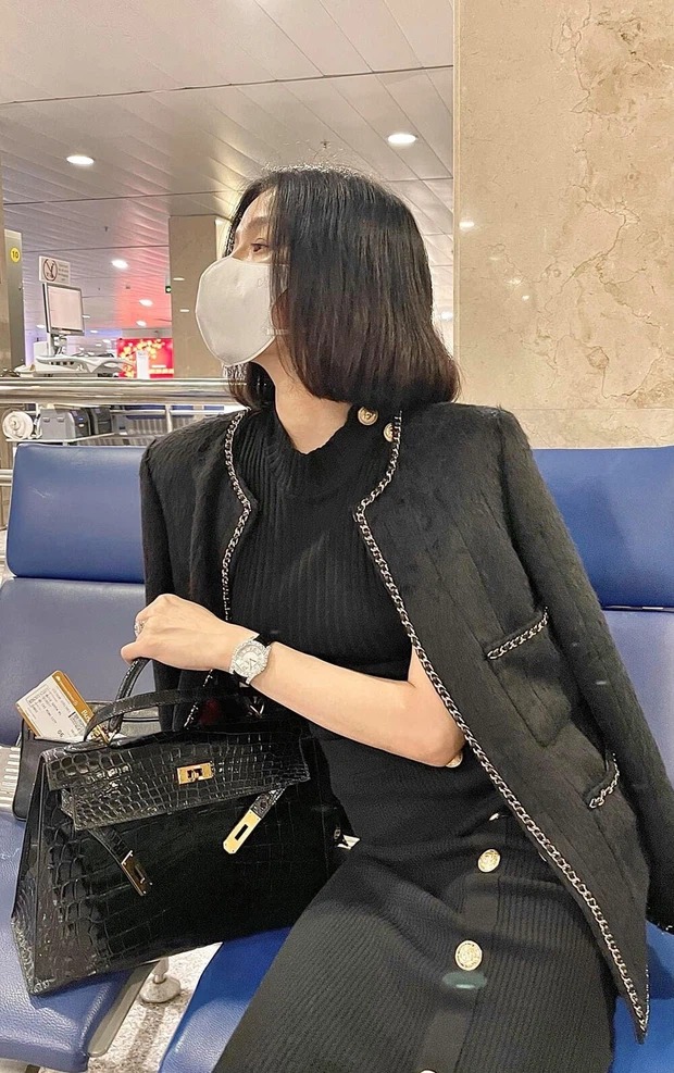 Lệ Quyên đúng chuẩn 'dân chơi hệ đồ hiệu': Trang phục màu nào, túi xách màu nấy - Ảnh 6 Lệ Quyên đúng chuẩn 'dân chơi hệ đồ hiệu': Trang phục màu nào, túi xách màu nấy - Ảnh 6