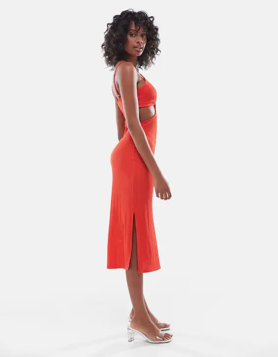 Xúng xính đón hè với thiết kế ôm sát - Ảnh 3