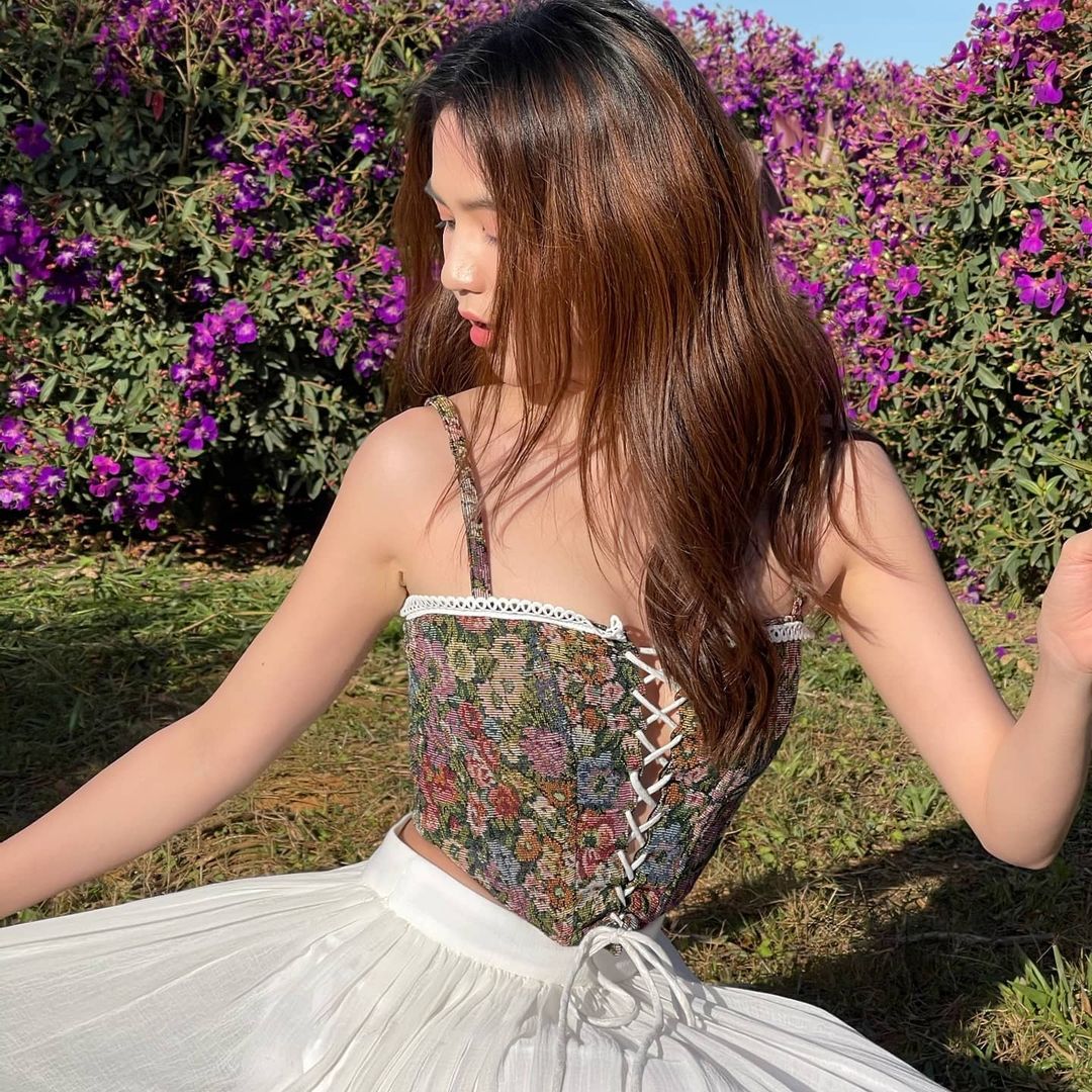 Ngọc Trinh diện váy trắng, đẹp tựa ‘thần tiên tỉ tỉ’ - Ảnh 9