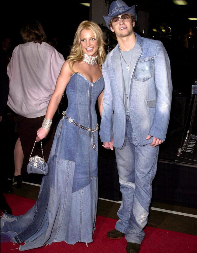 Denim và đan dệt - cặp chất liệu 'hot' ảnh hưởng đến xu hướng giày Xuân Hè 2021 - Ảnh 5 Denim và đan dệt - cặp chất liệu 'hot' ảnh hưởng đến xu hướng giày Xuân Hè 2021 - Ảnh 5