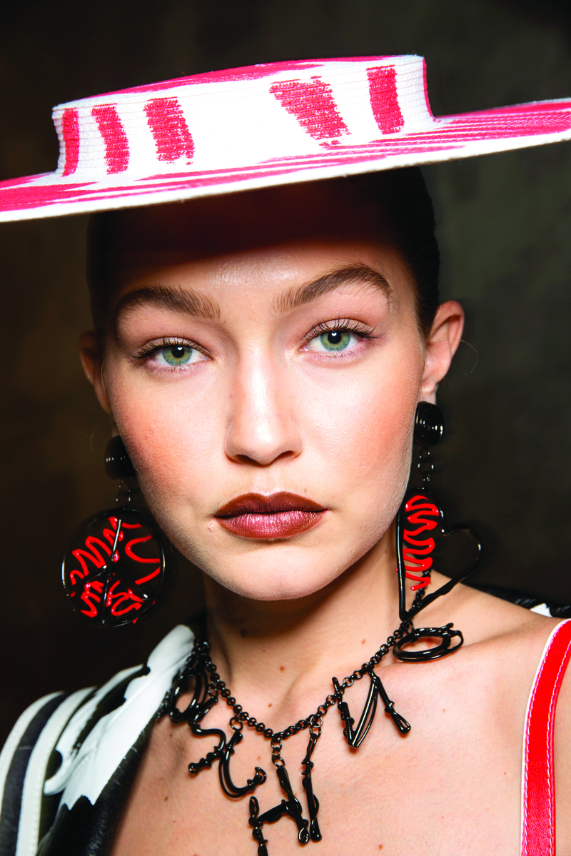 Bí quyết chăm sóc để có đôi chân mày hoàn hảo - Ảnh 1