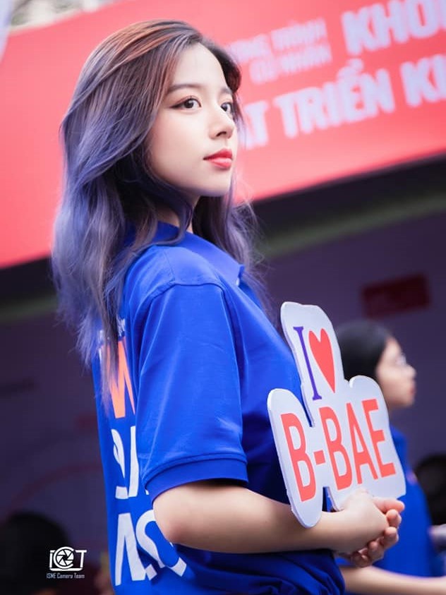 Xiêu lòng trước vẻ đẹp của hot girl 'tuyển sinh' - Ảnh 2