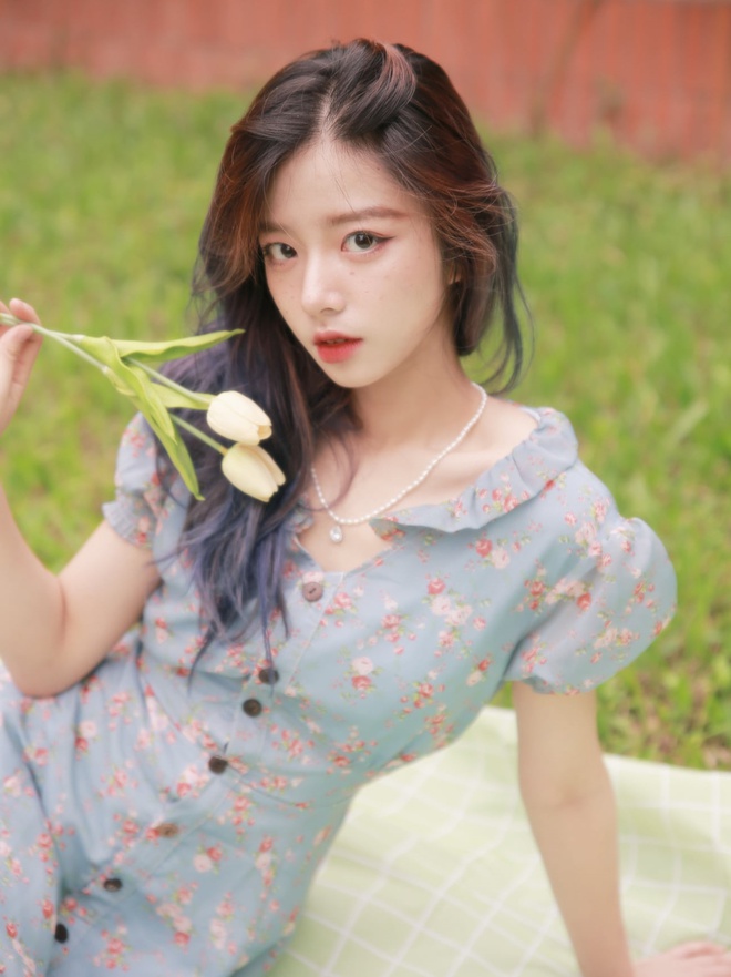 Xiêu lòng trước vẻ đẹp của hot girl 'tuyển sinh' - Ảnh 4