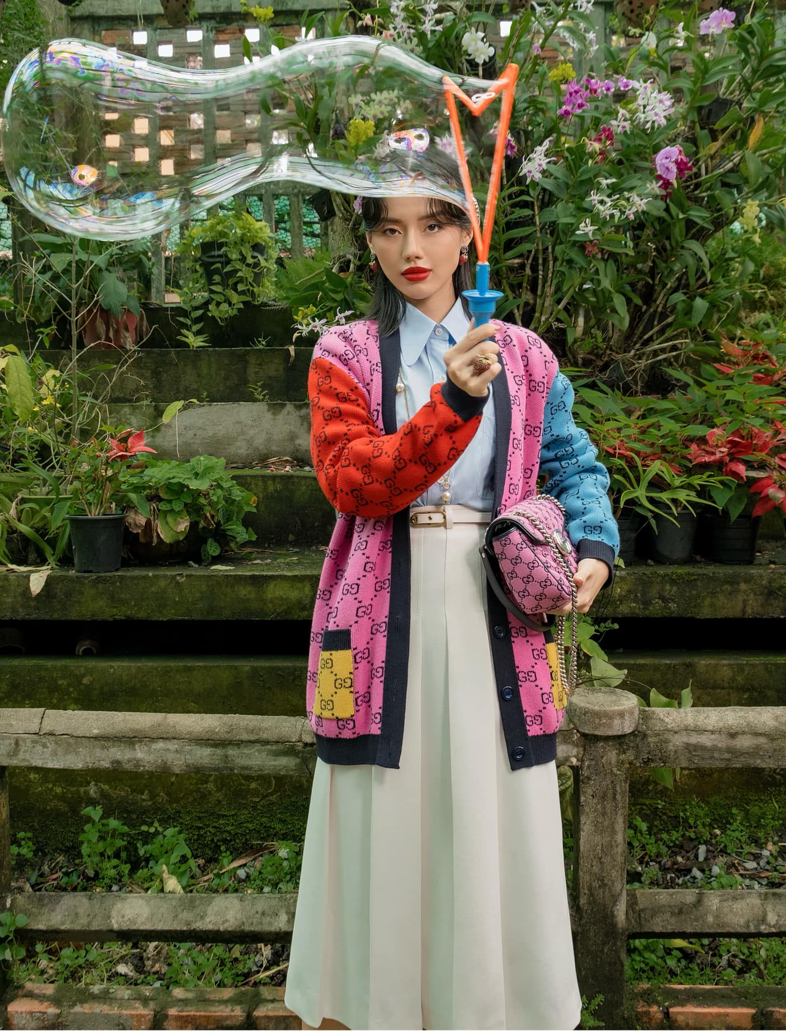 Thời trao sao Việt tuần qua: Ngọc Trinh hóa 'gái ngoan', Thanh Hằng sang chảnh với váy áo vải tweed - Ảnh 8