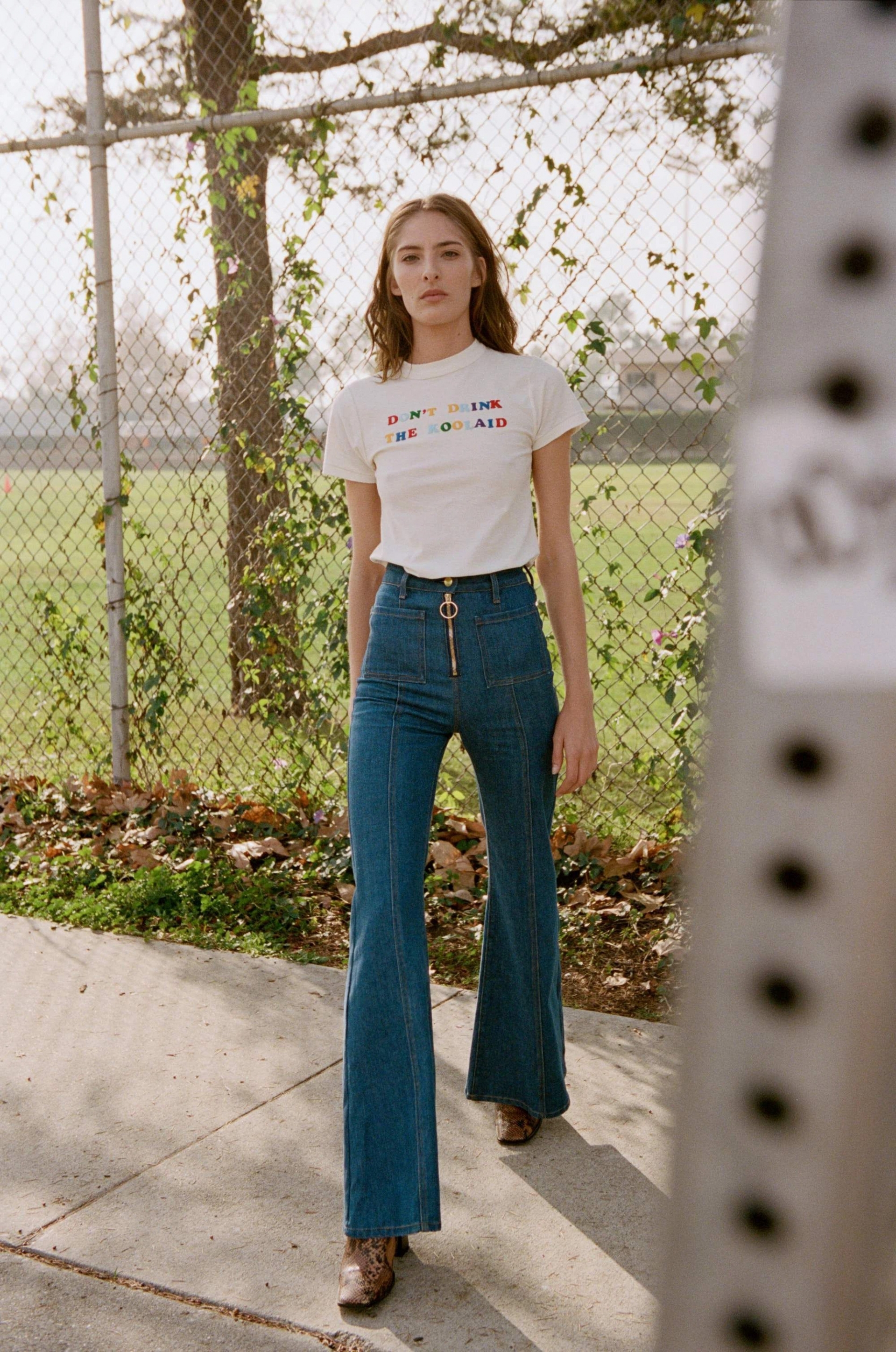 Giải mã sức hút của quần ống loe: Items 'hack dáng' đỉnh cao được chị em săn đón trong hè này - Ảnh 5