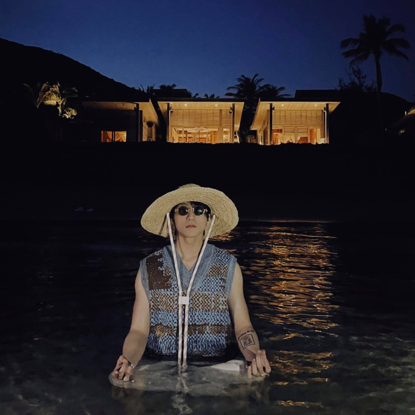 Sơn Tùng và những pha 'dát' đồ hiệu đi vào lòng người: Khuyên tai 154 triệu, đồng hồ 1,4 tỷ - Ảnh 8