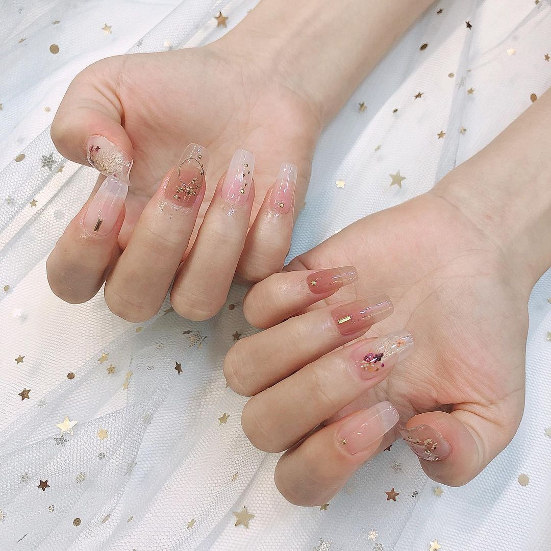 Những mẫu nail cho nàng công sở: Vừa đẹp lại không bị xếp la - Ảnh 1 Những mẫu nail cho nàng công sở: Vừa đẹp lại không bị xếp la - Ảnh 1