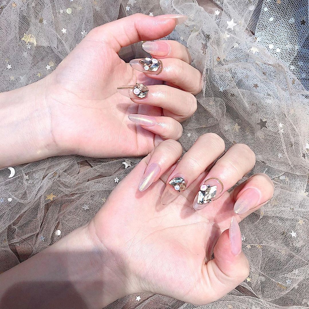 Những mẫu nail cho nàng công sở: Vừa đẹp lại không bị xếp la - Ảnh 4 Những mẫu nail cho nàng công sở: Vừa đẹp lại không bị xếp la - Ảnh 4