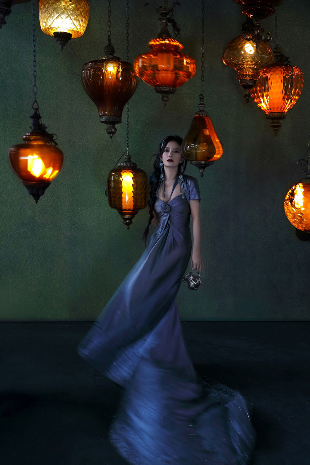 Triệu Vy ‘bóp nghẹt’ trái tim dân tình trong thiết kế xuyên thấu - Ảnh 5