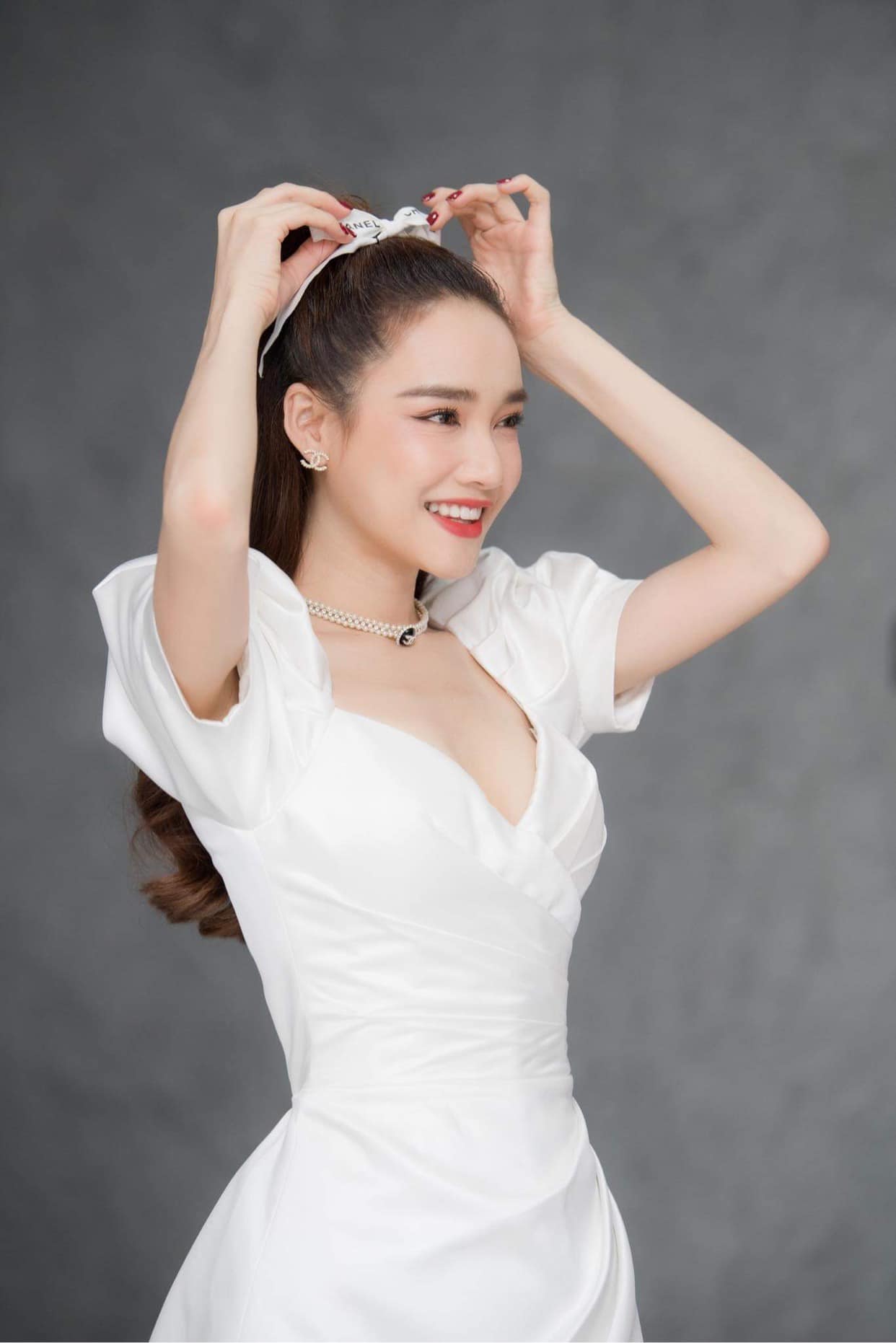 Học Nhã Phương, nàng bỏ túi được vô vàn style 'bánh bèo' để quẩy 30/4 - Ảnh 2