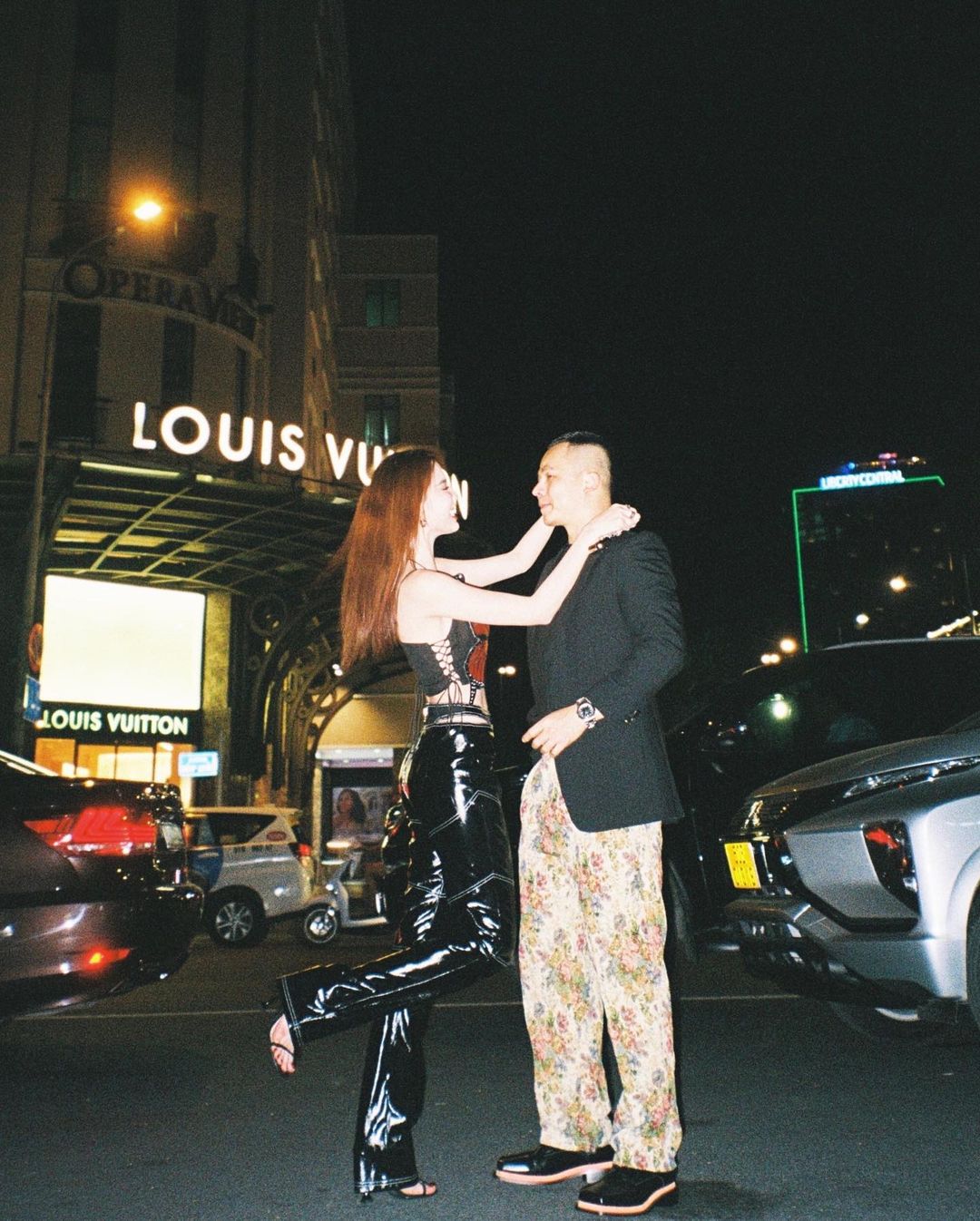 Ngọc Trinh biến hình 'phép thuật Winx Enchantix' cùng Vũ Khắc Tiệp giữa phố đêm, phải chăng muốn trừng trị Nathan Lee - Ảnh 9