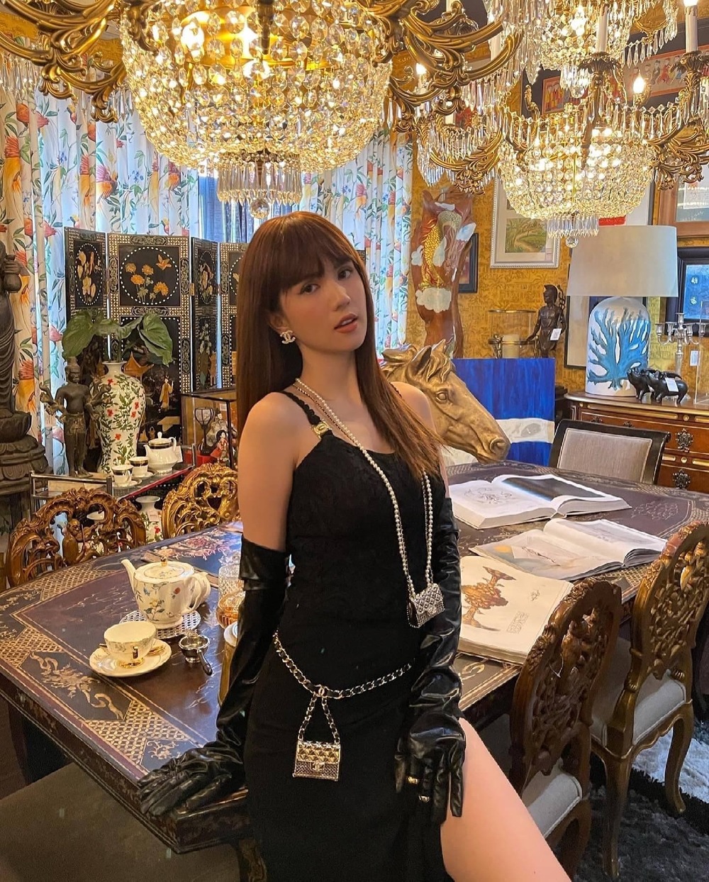 Ngọc Trinh, Thanh Hằng cùng dàn sao Việt bắt trend khoe sắc vóc nuột nà bên túi mini - Ảnh 6