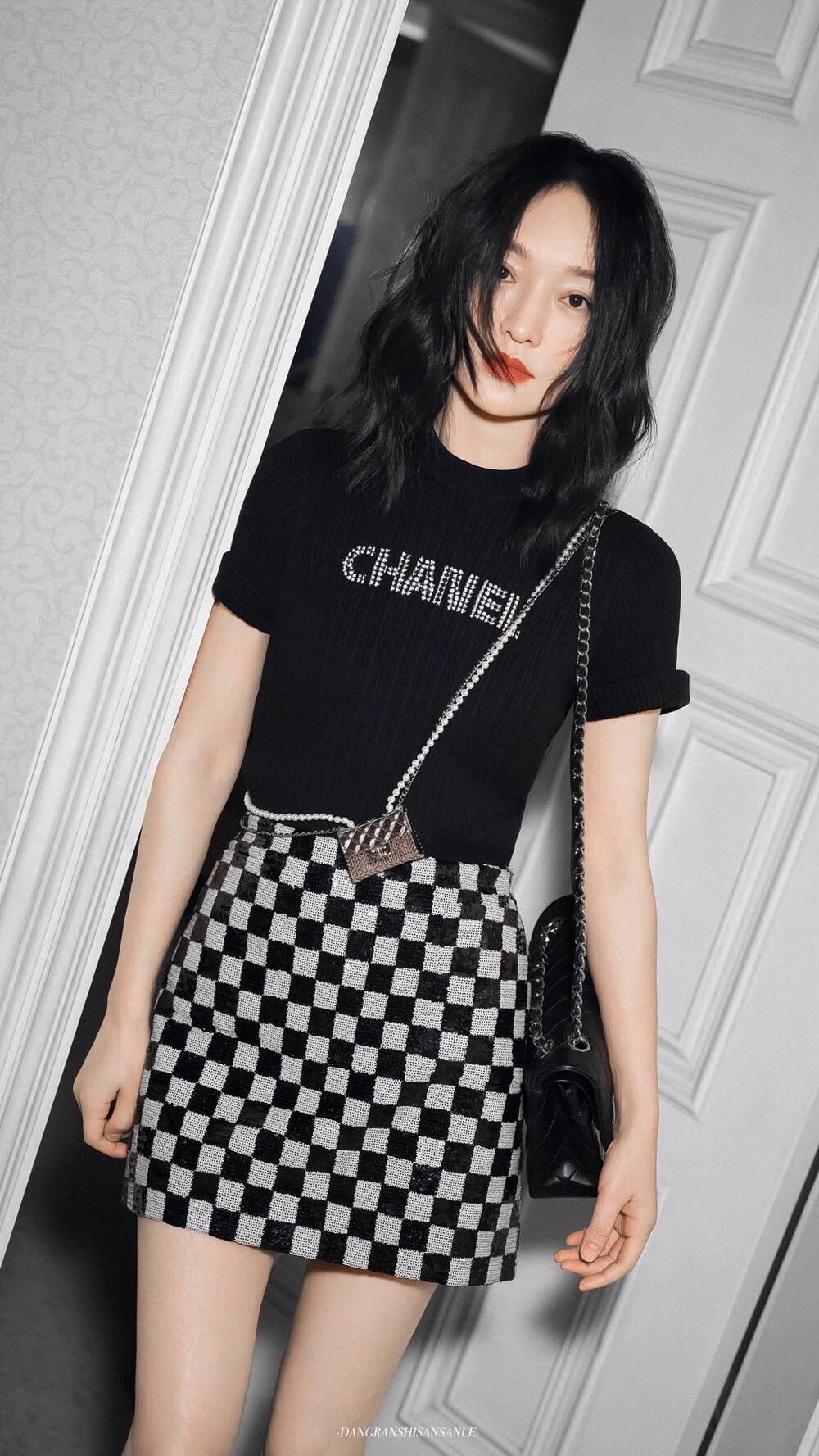 Ngọc Trinh, Thanh Hằng cùng dàn sao Việt bắt trend khoe sắc vóc nuột nà bên túi mini - Ảnh 9