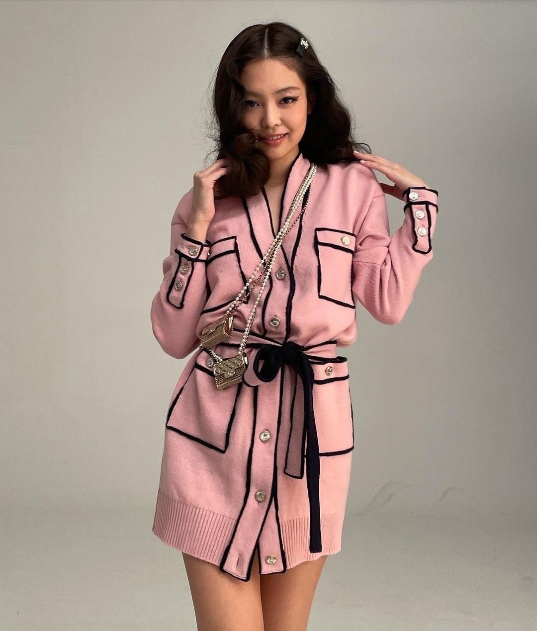 Ngọc Trinh, Thanh Hằng cùng dàn sao Việt bắt trend khoe sắc vóc nuột nà bên túi mini - Ảnh 10