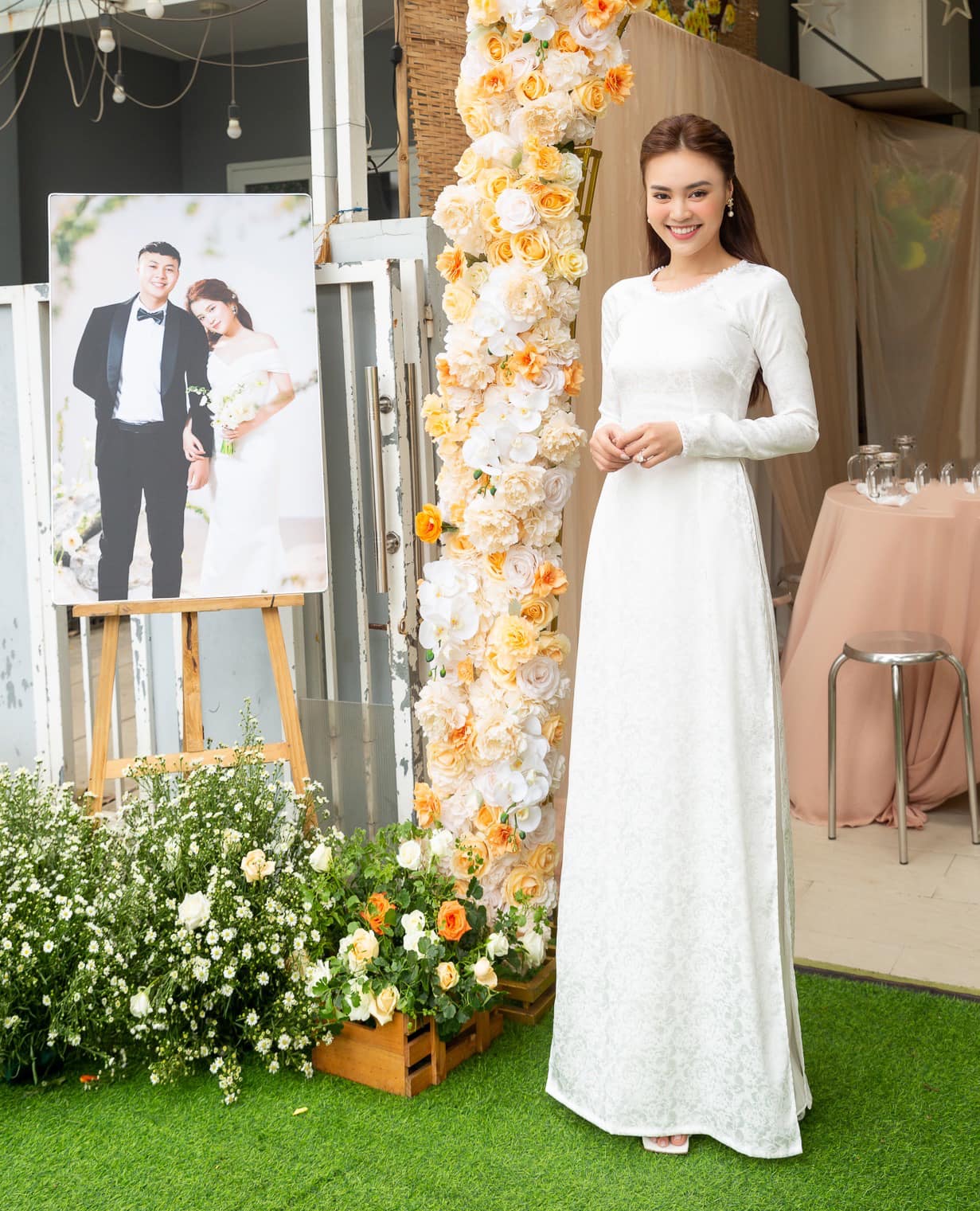 Ninh Dương Lan Ngọc diện váy bất đối xứng, rạng rỡ tựa cô dâu trong đám cưới em trai - Ảnh 5