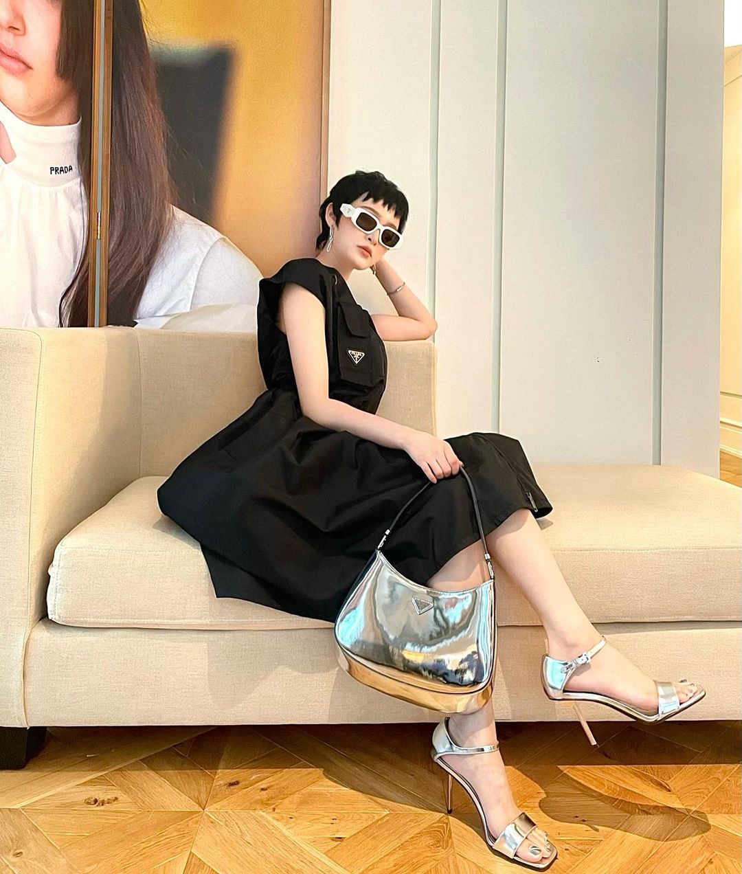 Hiền Hồ thả nhẹ 1 tấm hình, dân tình 'bóc' luôn outfit giá gần 150 triệu đồng - Ảnh 3