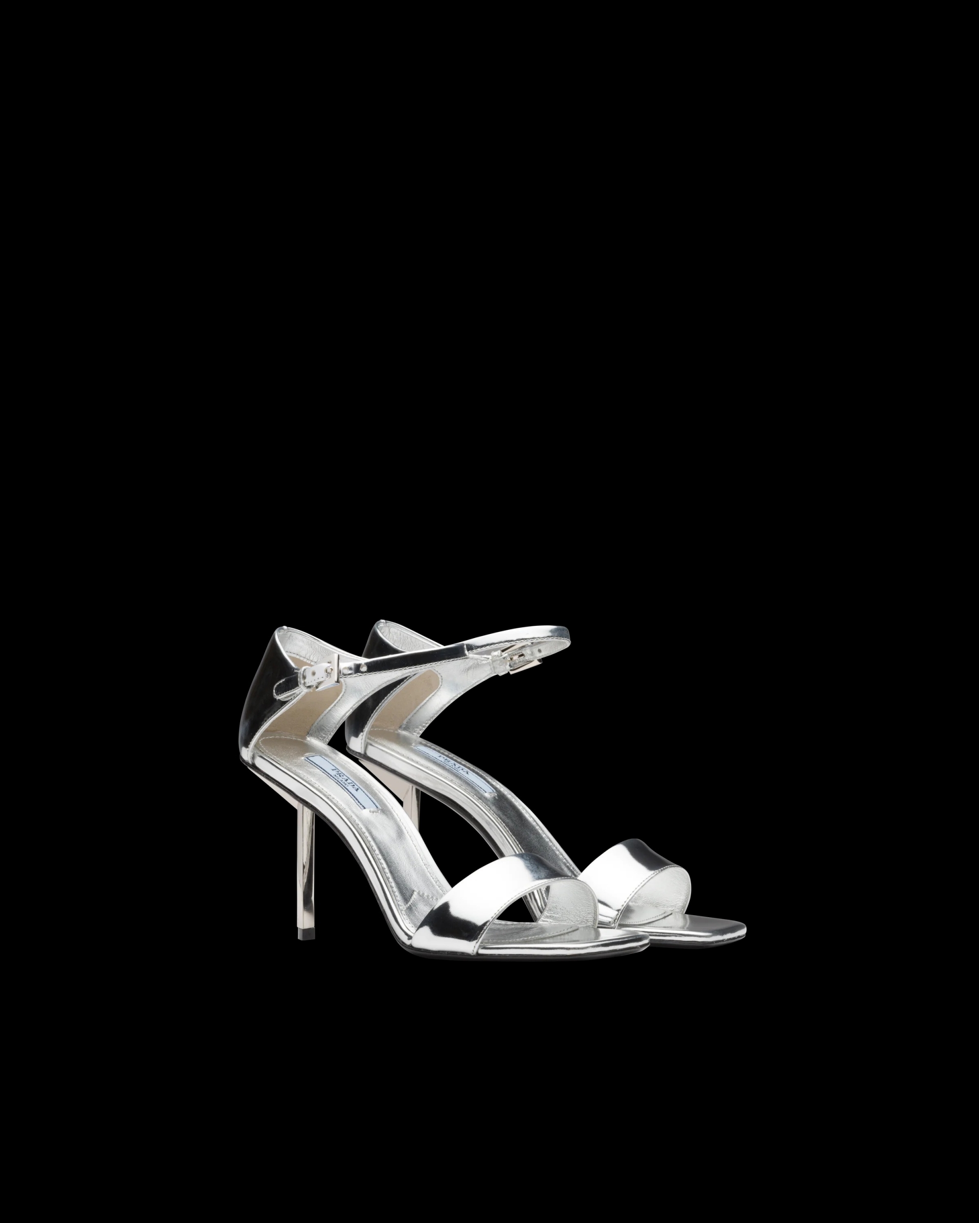 Hiền Hồ thả nhẹ 1 tấm hình, dân tình 'bóc' luôn outfit giá gần 150 triệu đồng - Ảnh 8