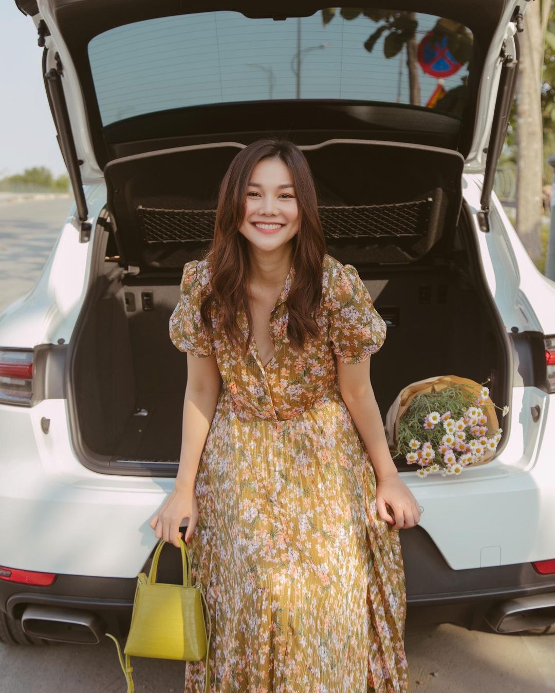 Thanh Hằng lan tỏa hương sắc ngày hè qua những bộ váy hoa, nàng copy ngay, khỏi cần nghĩ 30/4 mặc gì - Ảnh 6