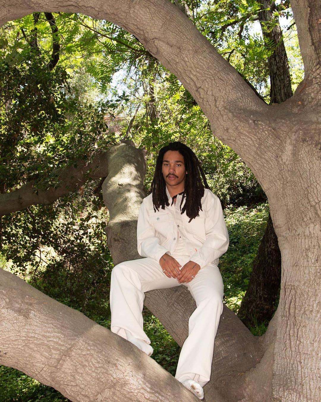 Sao nam tuần qua mặc gì: Sơn Tùng M-TP ướm cả 'cân' đồ hiệu, Luka Sabbat nhẹ nhàng tựa ‘chàng thơ’ - Ảnh 8