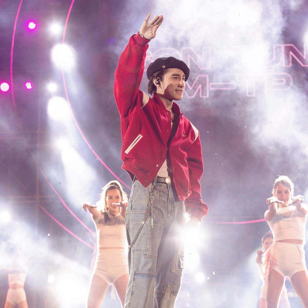 Sao nam tuần qua mặc gì: Sơn Tùng M-TP ướm cả 'cân' đồ hiệu, Luka Sabbat nhẹ nhàng tựa ‘chàng thơ’ - Ảnh 6