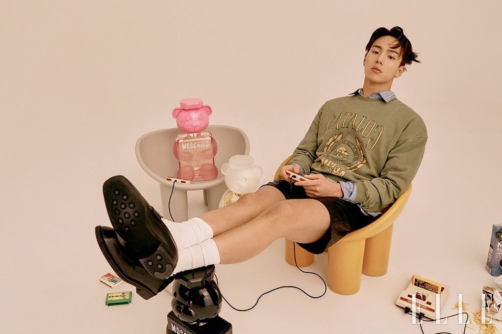 Sao nam tuần qua mặc gì: Sơn Tùng M-TP ướm cả 'cân' đồ hiệu, Luka Sabbat nhẹ nhàng tựa ‘chàng thơ’ - Ảnh 7