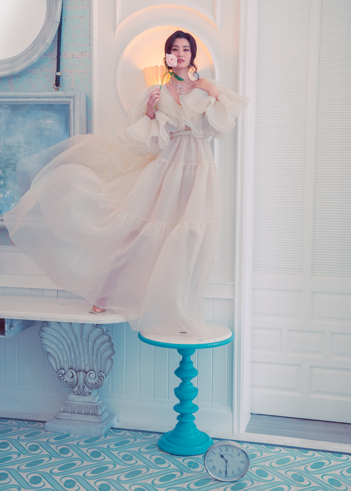 Đông Nhi diện thiết kế của Lê Thanh Hòa, đọ thần thái cùng 'công chúa nhỏ' Winnie - Ảnh 5