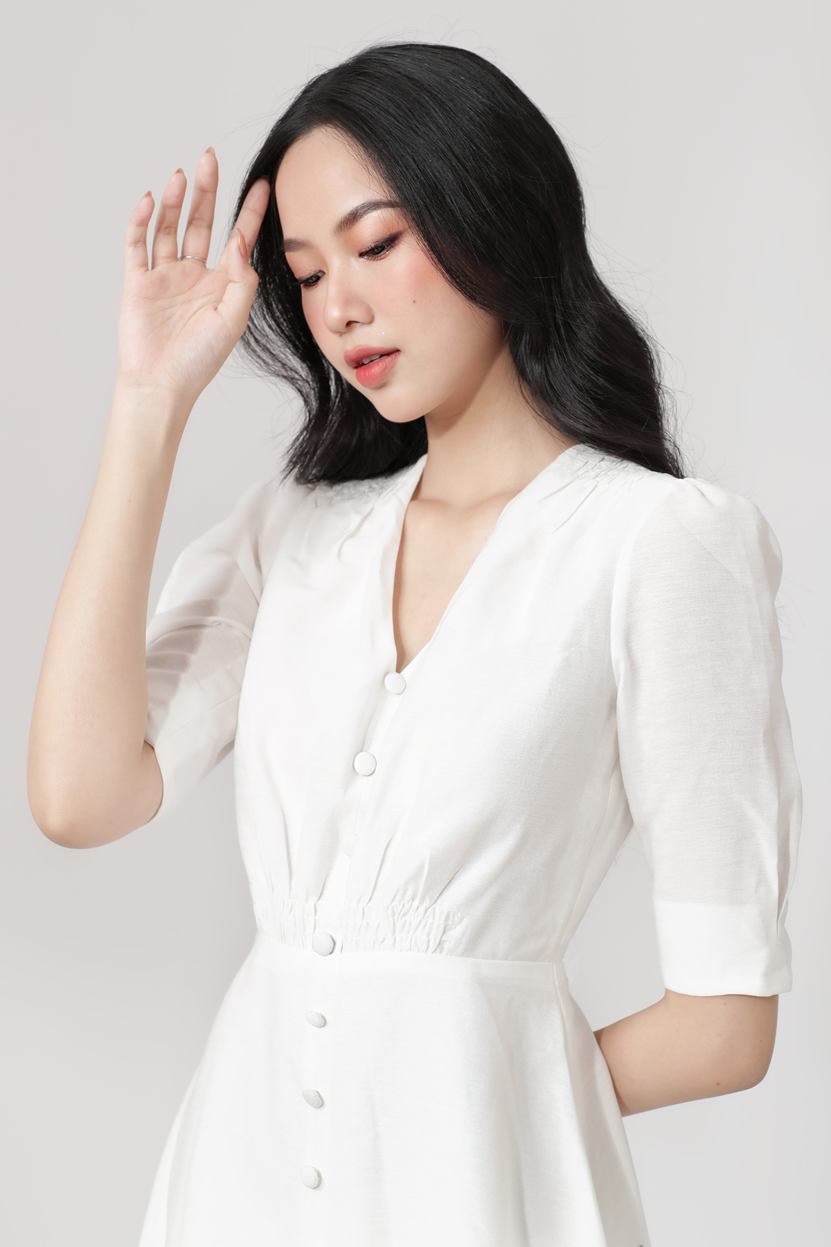 Lên đồ đi chơi dip lễ 30-4 với váy áo vải linen - Ảnh 2