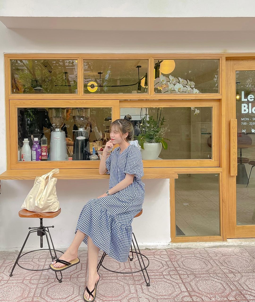 Dàn hot girl Instagram lên đồ đi quẩy lễ, nàng học được vô vàn outfit hay ho - Ảnh 7