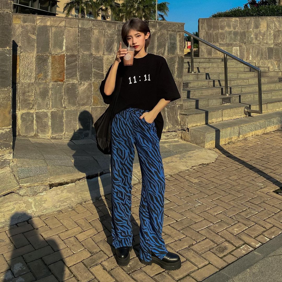 Dàn hot girl Instagram lên đồ đi quẩy lễ, nàng học được vô vàn outfit hay ho - Ảnh 1