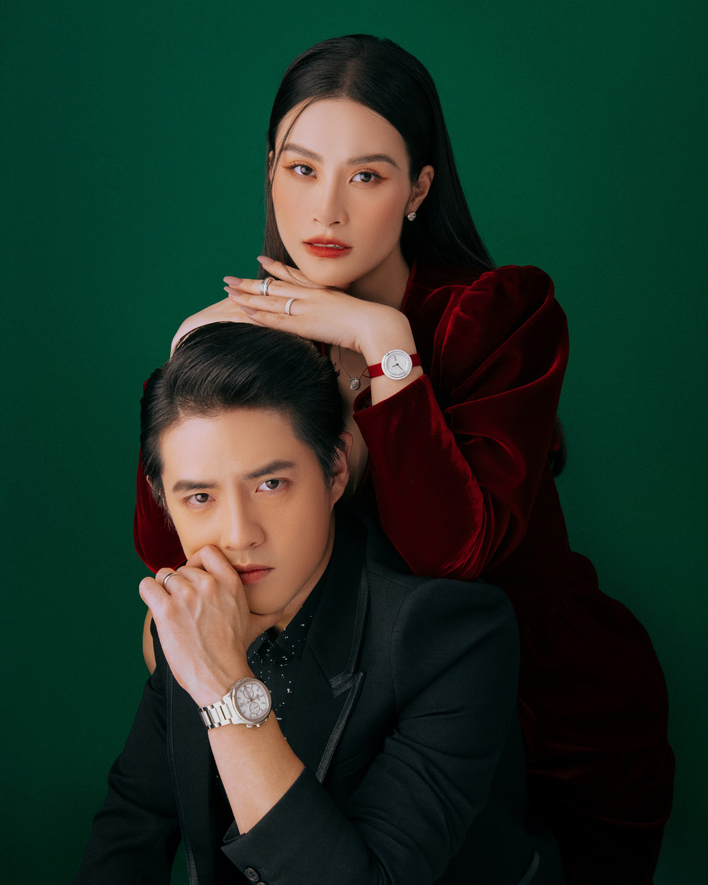 Đông Nhi - Ông Cao Thắng dát hàng hiệu, khoe thần thái 'đỉnh của chóp' trong bộ ảnh thời trang - Ảnh 1