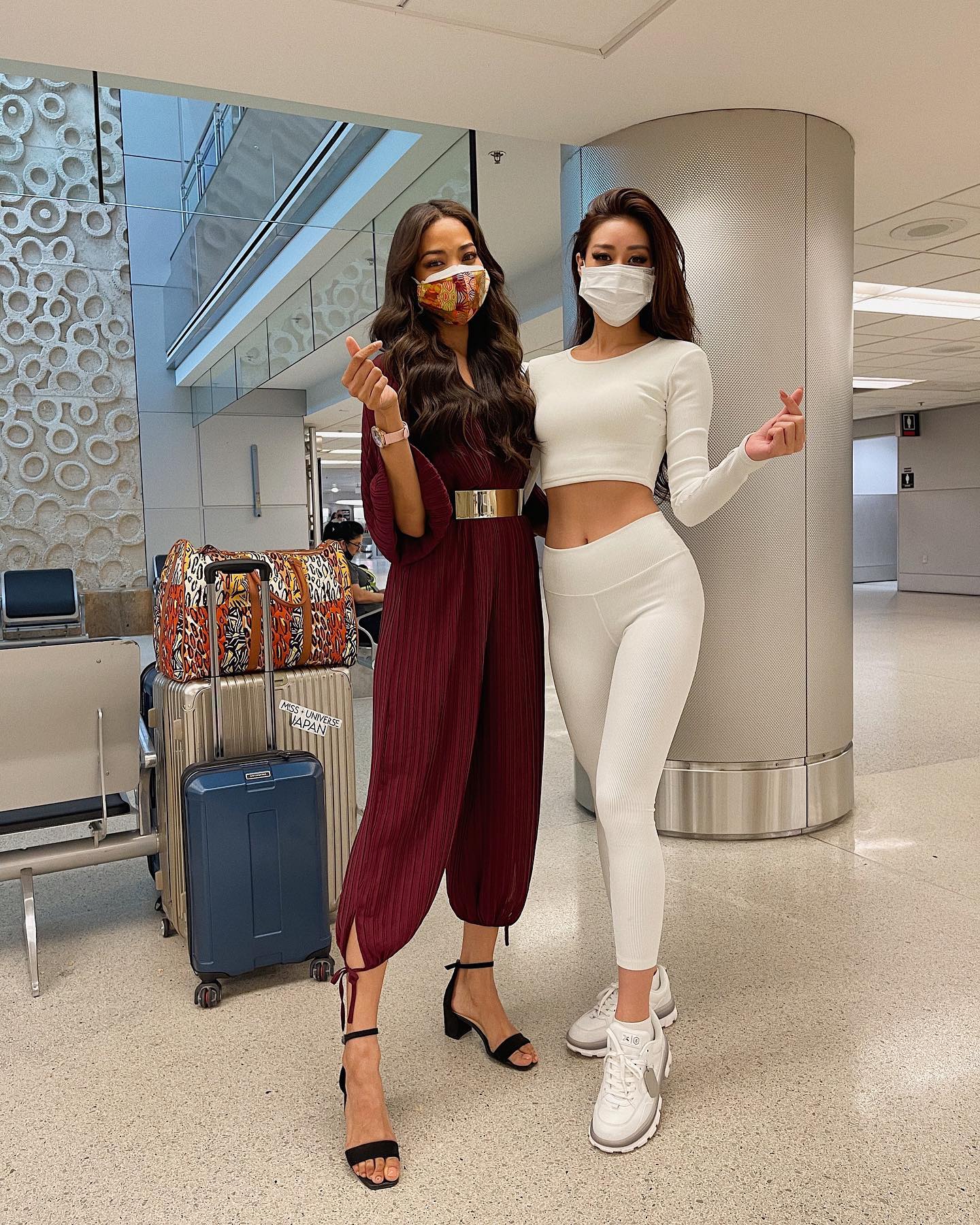 'Ngắm mãi không chán' thời trang sân bay của Khánh Vân trên hành trình chinh phục Miss Universe 2020 - Ảnh 12 'Ngắm mãi không chán' thời trang sân bay của Khánh Vân trên hành trình chinh phục Miss Universe 2020 - Ảnh 12