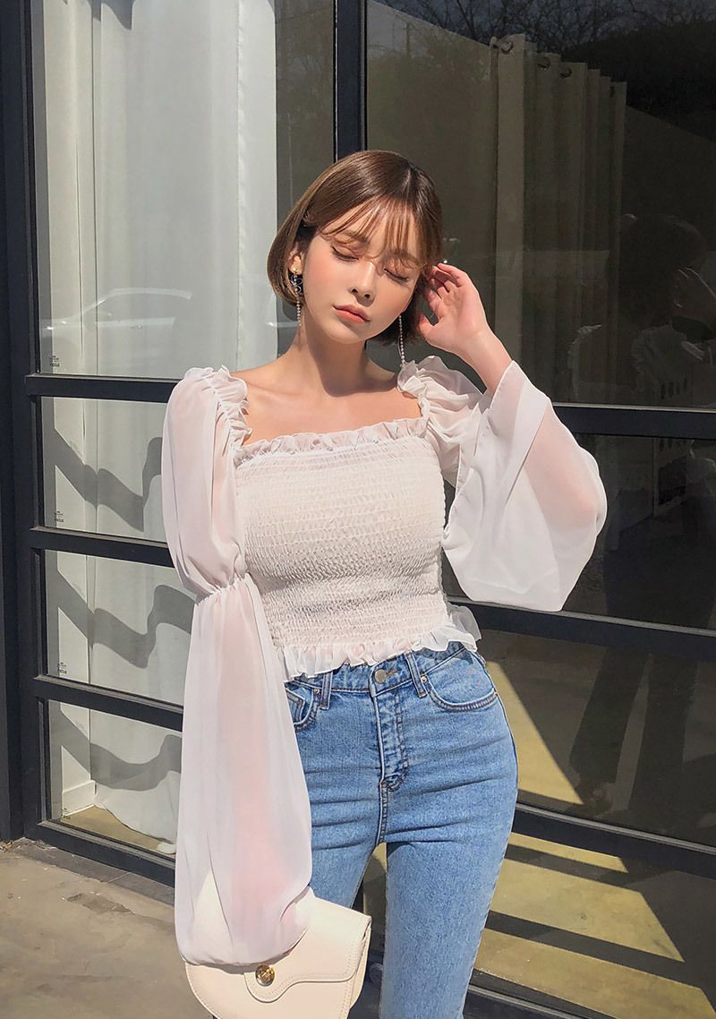 Diện áo blouse để 'dễ thở' hơn trong mùa nóng - Ảnh 4 Diện áo blouse để 'dễ thở' hơn trong mùa nóng - Ảnh 4
