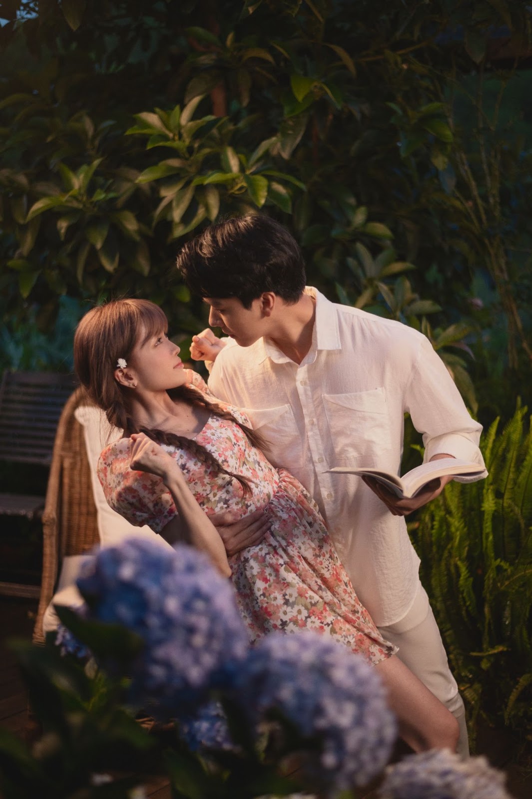 Thiều Bảo Trâm chứng minh định luật ‘mê trai đầu thai mới hết’ trong MV Love Rosie - Ảnh 12 Thiều Bảo Trâm chứng minh định luật ‘mê trai đầu thai mới hết’ trong MV Love Rosie - Ảnh 12