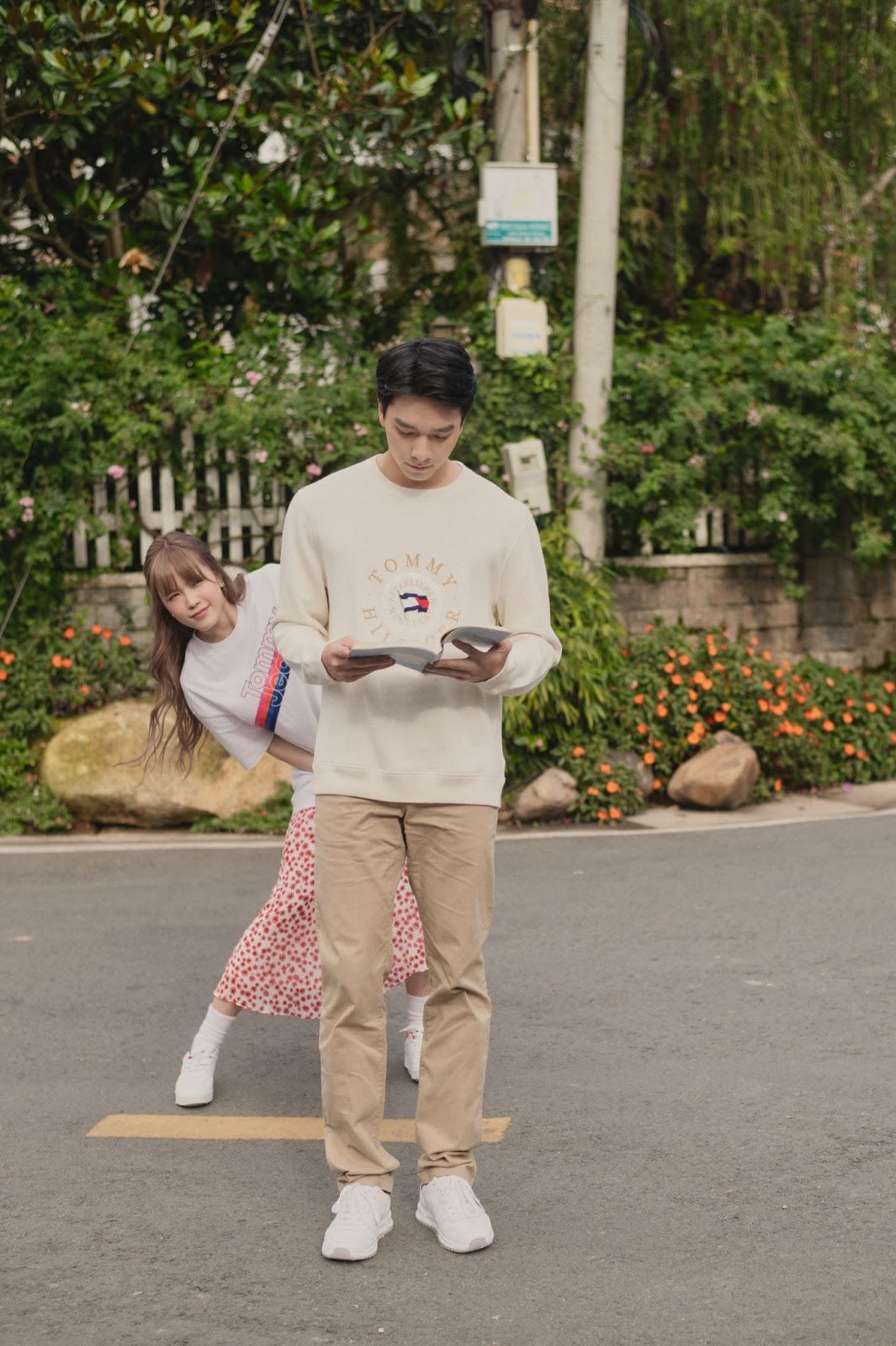 Thiều Bảo Trâm chứng minh định luật ‘mê trai đầu thai mới hết’ trong MV Love Rosie - Ảnh 3 Thiều Bảo Trâm chứng minh định luật ‘mê trai đầu thai mới hết’ trong MV Love Rosie - Ảnh 3