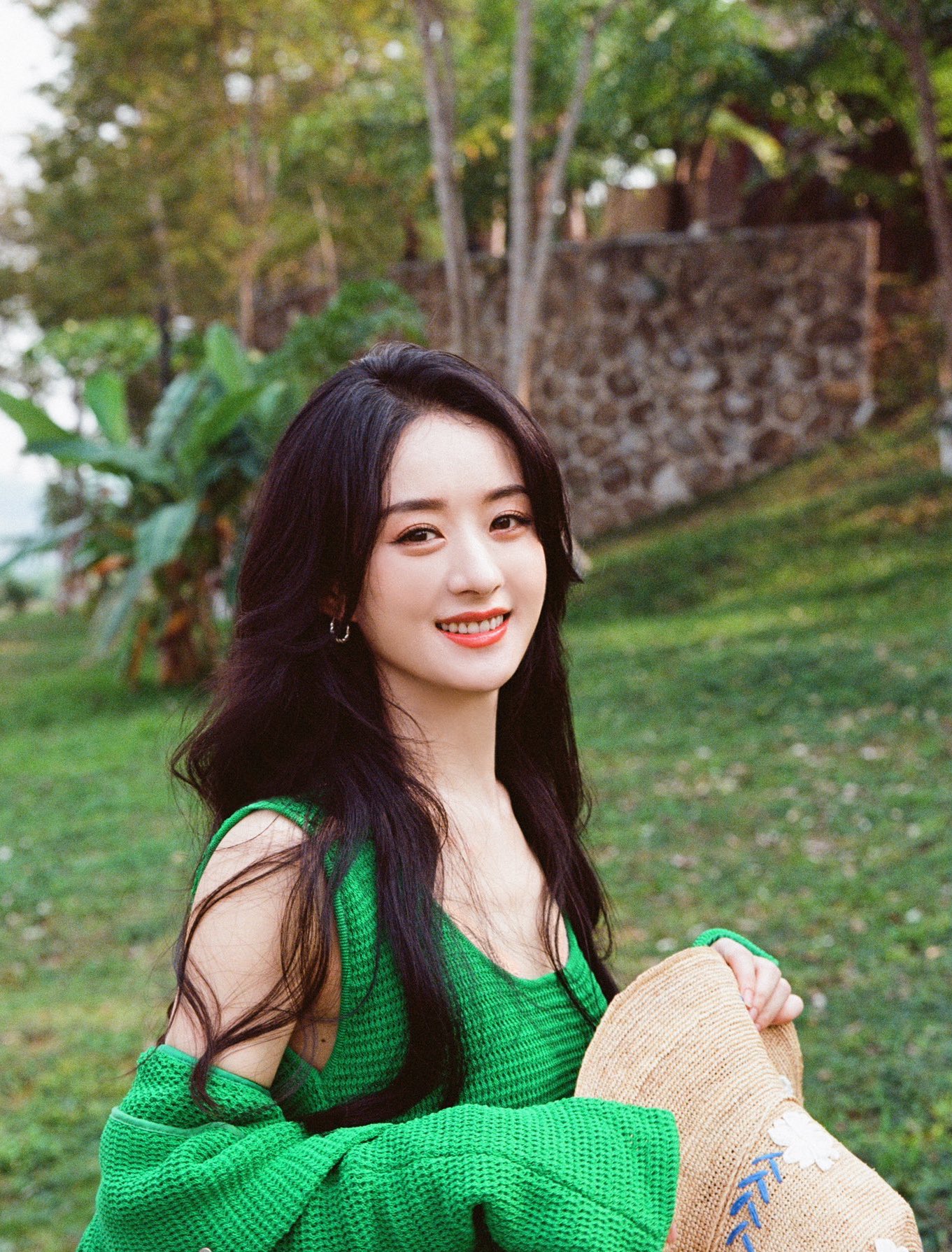 Hậu ly hôn Phùng Thiệu Phong, Triệu Lệ Dĩnh comeback với bộ ảnh thời trang, nhan sắc mặn mà lên thấy rõ - Ảnh 6