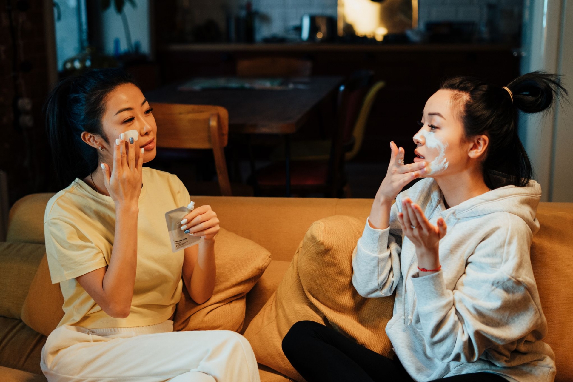 Bí quyết làm đẹp mà phụ nữ sau 25 cần ghi nhớ để gìn giữ vẻ xuân thì - Ảnh 4 Bí quyết làm đẹp mà phụ nữ sau 25 cần ghi nhớ để gìn giữ vẻ xuân thì - Ảnh 4
