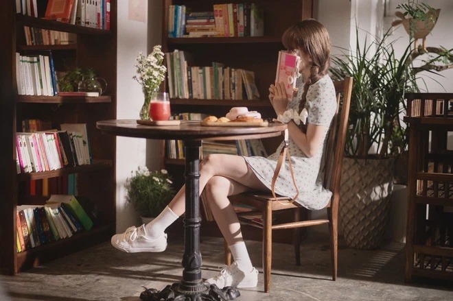 Xem MV mới của Thiều Bảo Trâm, netizen chỉ muốn tắt nhạc đi để xem váy áo thôi - Ảnh 2 Xem MV mới của Thiều Bảo Trâm, netizen chỉ muốn tắt nhạc đi để xem váy áo thôi - Ảnh 2