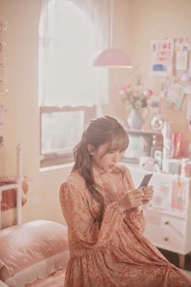 Xem MV mới của Thiều Bảo Trâm, netizen chỉ muốn tắt nhạc đi để xem váy áo thôi - Ảnh 7 Xem MV mới của Thiều Bảo Trâm, netizen chỉ muốn tắt nhạc đi để xem váy áo thôi - Ảnh 7