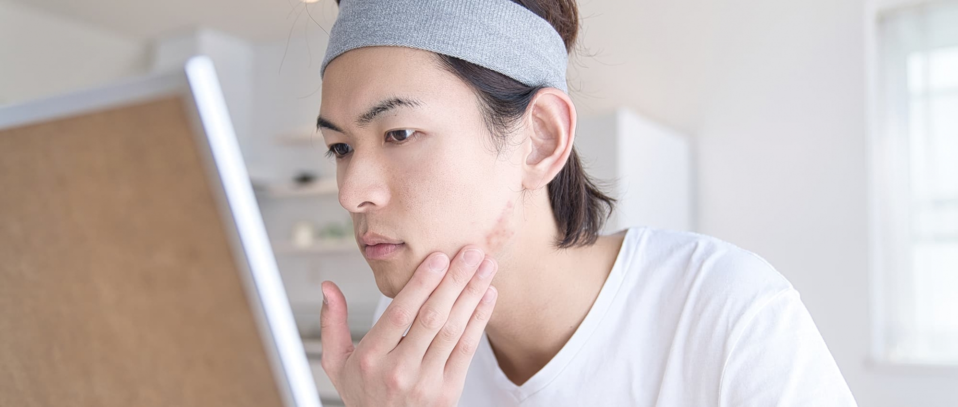 Cách ngăn ngừa mụn ‘nở hoa’ mà bạn có thể thử ngay tại nhà - Ảnh 1